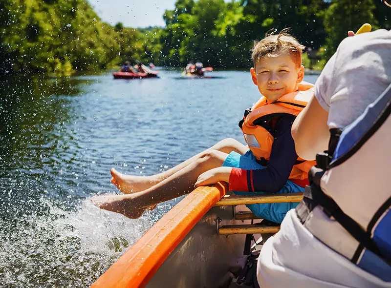 Fête de famille sur le lac